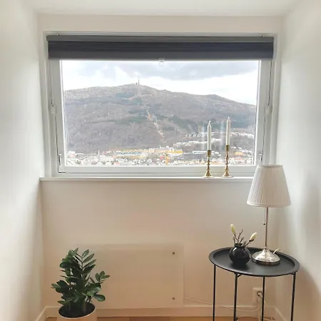 Apartment Lovely With A View, Garden And Parking